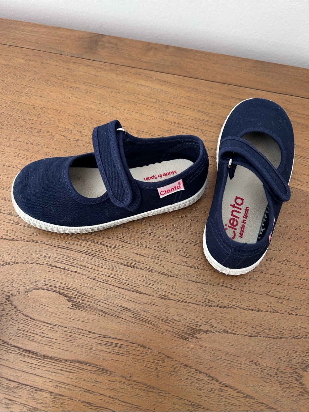 Cienta Navy Mary Jane Canvas Kids Shoes with Hook-and-Loop Strap - Picture 2 of 3